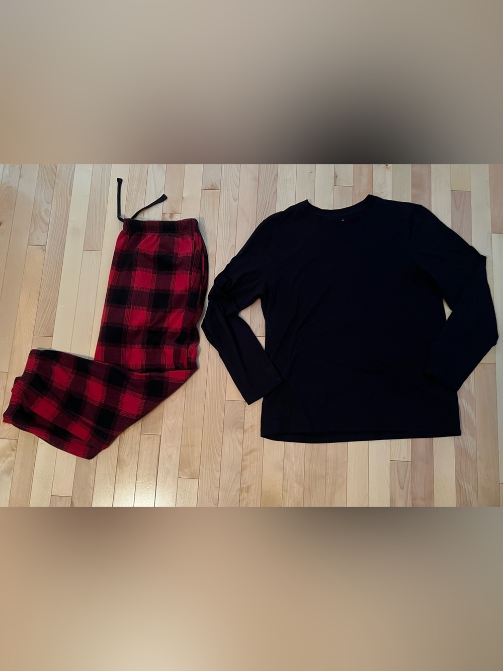 Men’s Joe Fresh Black Long-Sleeve Top with Red and Black Buffalo Plaid Pants
